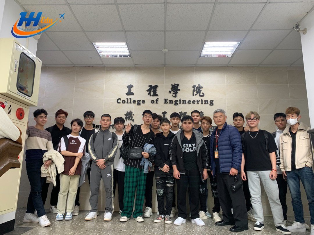 du học sinh Đại học Long Hoa